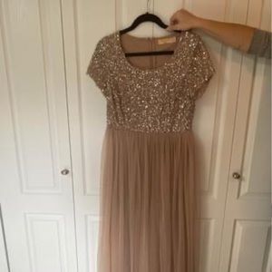 Beautiful Maxi Dress. Worn once for wedding. I’m EUC